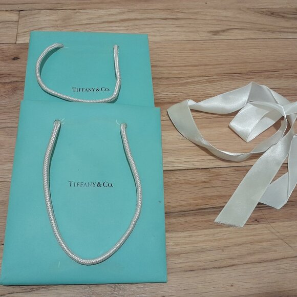Tiffany & Co. Gift Boxes and Bags - Picture 3 of 6